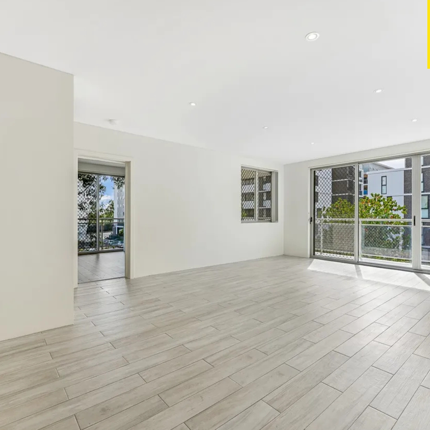 Spacious 3-Bedroom Apartment with Stunning Views & Entertainer's Balcony - Photo 1