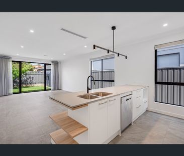 Hi, I'm Your Next Dream Home - Photo 2