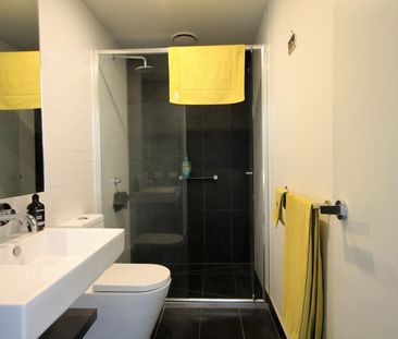 Stylish Apartment - Photo 6