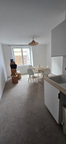 Appartement 1 pièce à Fontenay-le-Comte - Photo 2