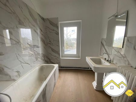 Location Appartement 4 pièces 113m² CHATEAUBRIANT 44110 - Photo 3