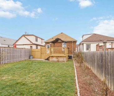 For Lease - 136 Ivon Avenue, Hamilton, Ontario - Photo 5