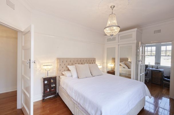 Centrally located Art Deco Inspired Elegance - Photo 1