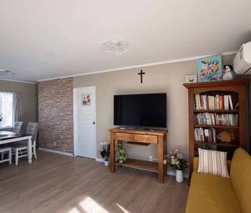 Three Bedroom Family Home for Rent - Photo 2