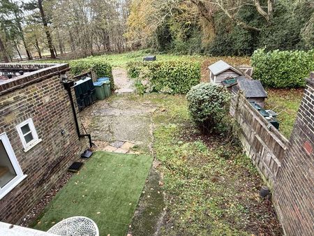 3 bedroom terraced house to rent - Photo 5