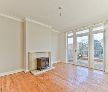3 bedroom semi-detached house to rent - Photo 2