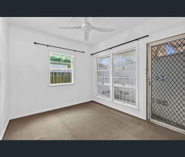 2/1902 Gold Coast Highway, Burleigh Heads, Qld 4220 - Photo 6