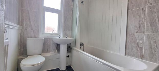 3 bedroom flat to rent - Photo 1