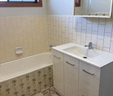 Tarneit And Tidy Unit - Photo 1