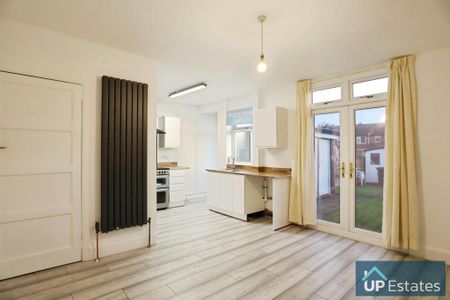 3 bedroom terraced house to rent - Photo 5