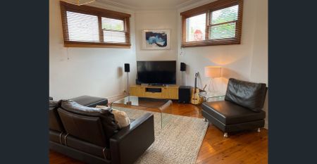 Beautiful 3 bedroom home in prime position in the Inner West - Photo 2