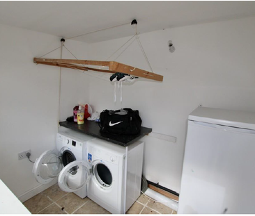 6 bedroom terraced house to rent - Photo 5