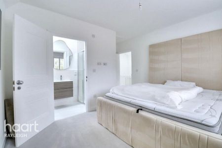 3 bedroom detached house to rent - Photo 5