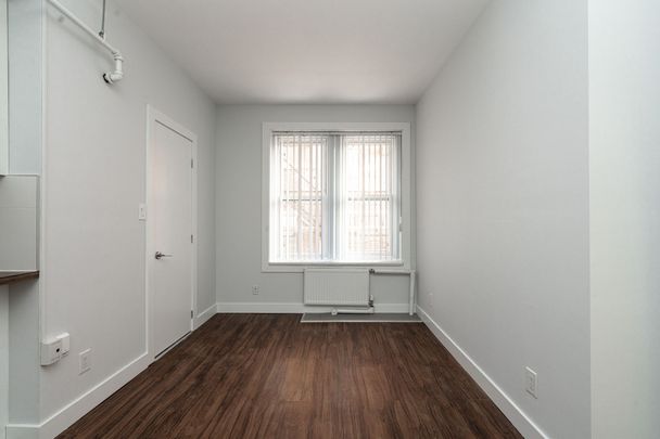 160 Huron Street - Photo 1