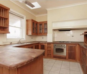103 Canterbury Terrace, - Photo 3