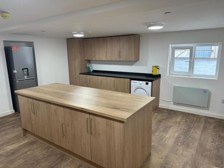 10 bedroom house share to rent - Photo 4