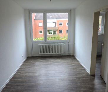 Gepflegte drei Zimmer Wohnung sucht ruhige Mieter! - Foto 2