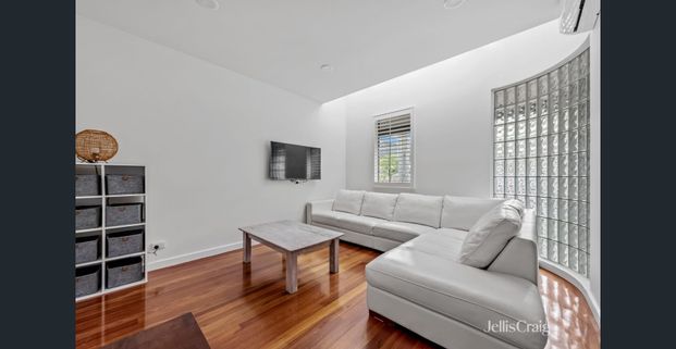 Home in the Heart of North Melbourne - Photo 1