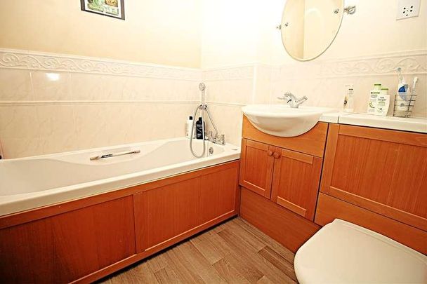 Campion Road, Hatfield, AL10 - Photo 1