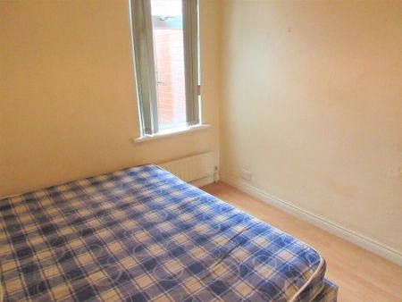 Student House, 30 Cairo Street, Queens Quarter, Belfast, BT7 1RE - Photo 4