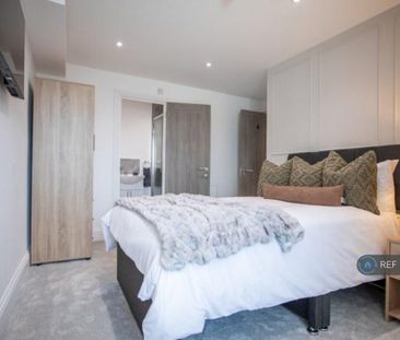 1 bedroom in a house share to rent - Photo 4