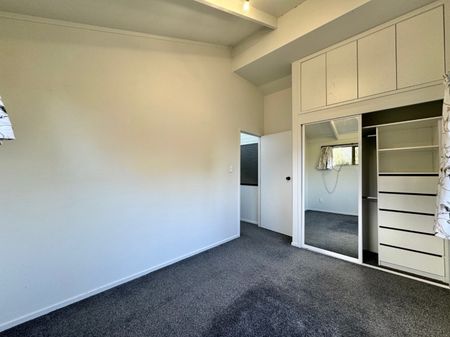 11 Goodwood Drive, Goodwood Heights, Auckland - Photo 2