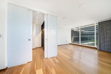 4 bedroom flat to rent - Photo 4