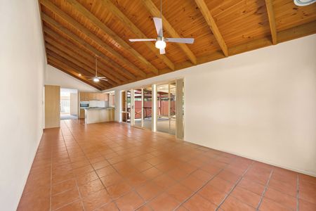 Comfortable Family Living in Miners Rest - Photo 5