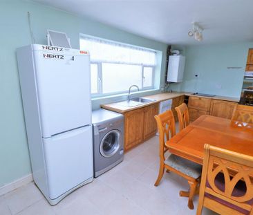 3 bedroom semi-detached house to rent - Photo 5