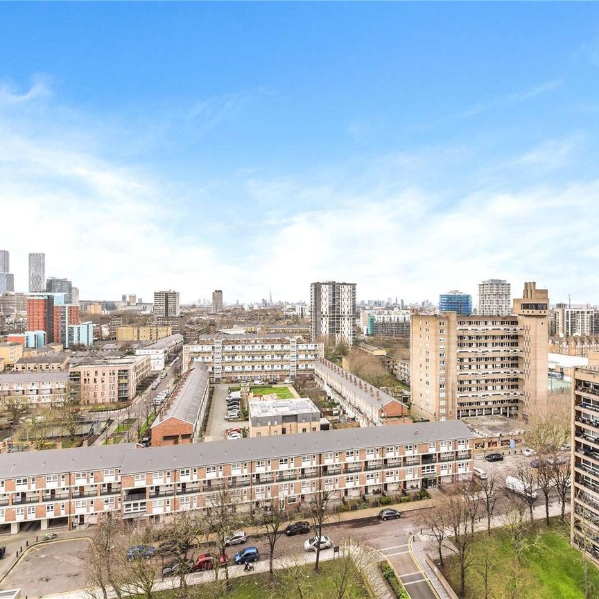 Heritage Unit. Retaining the original style, features and charm, this renovated 4 bedroom apartment to rent in the highly anticipated Balfron Tower. - Photo 1