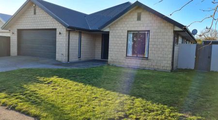 Burwood - 3 Bedrooms - Photo 5