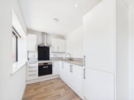 Phoenix Court, Hawkins Road, Colchester, CO2 8ZE - Photo 2