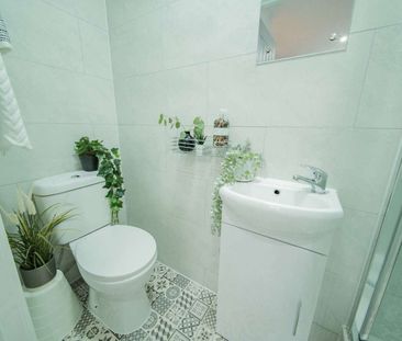 Northfield Road Room 1 - Photo 6