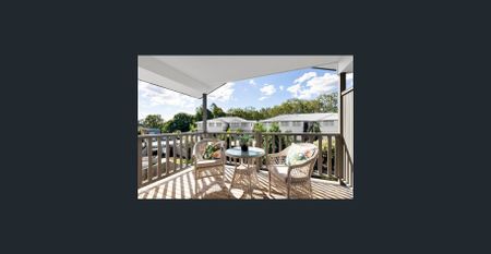 Modern 3-Bedroom Townhouse in Quiet & Convenient Location | Stylish | Spacious | Secure - Photo 2