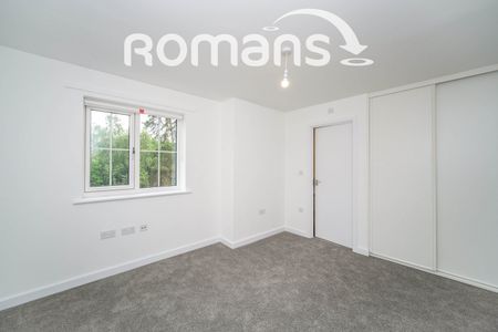 Wheldon Lane, RG45 - Photo 4