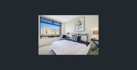 AN UPSTAIRS “FUNKY” APARTMENT (circa 2019), RIGHT IN THE HEART OF THE PORT... SO CLOSE TO EVERYTHING & JUST WAITING FOR YOU ... BE QUICK WON'T LAS - Photo 2