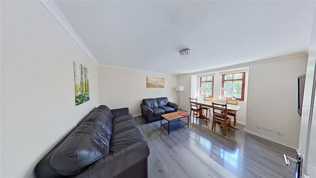 2 bedroom flat to rent - Photo 1