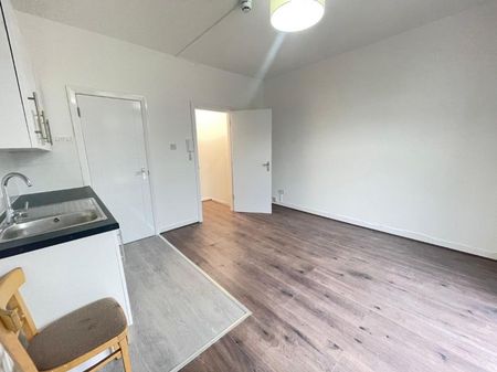 Colney Hatch Lane, London - Photo 4