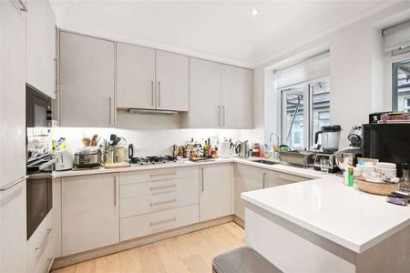 Rarely available, beautifully appointed 3 bedroom maisonette in this wonderful location, just off Marylebone High Street - Photo 4