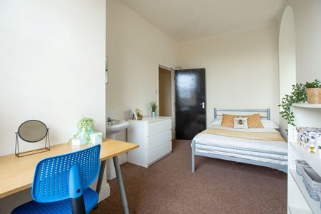 9 Bed Semi-Detached House, Wilkinson Street, S10 - Photo 3