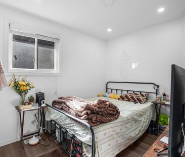 For Lease - 8 Bradley Lane, Brantford, Ontario - Photo 5