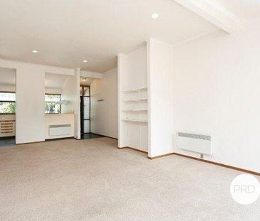 5 Fenwick Place, Belconnen ACT 2617 - Townhouse For Rent | Domain - Photo 2