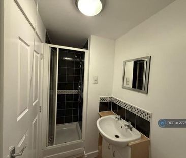 2 bedroom maisonette to rent - Photo 4