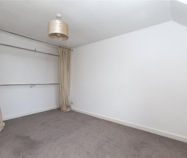 2 bedroom end of terrace house to rent - Photo 5
