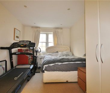 Egham Hill, Englefield Green, Egham, Surrey, TW20 0AL - Photo 6