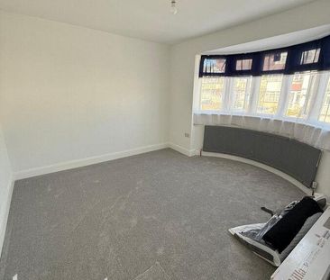 4 bedroom terraced house to rent - Photo 5