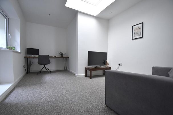 2 bedroom house to rent - Photo 1