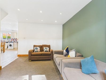 6 bedroom terraced house to rent - Photo 2