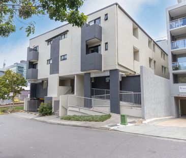 Self Contained, Inner City Living! - Photo 5