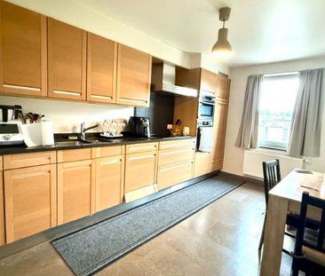 Ruime duplex met 2 slaapkamers en terras - Photo 4